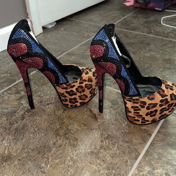 Scene HIGH Heels with Rhinestones - Picture 1 of 3